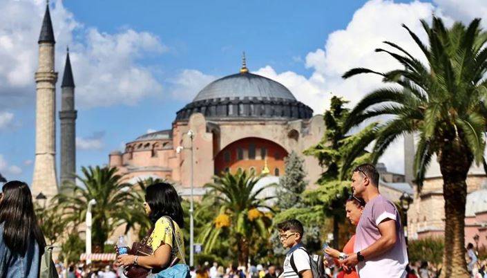 İstanbul'a üç ayda 3,7 milyon turist! İlk sırada hangi ülke var? 21